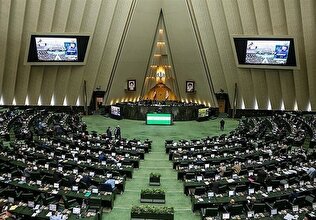 وزاری احمدی نژاد در مجلس گرد هم آمدند