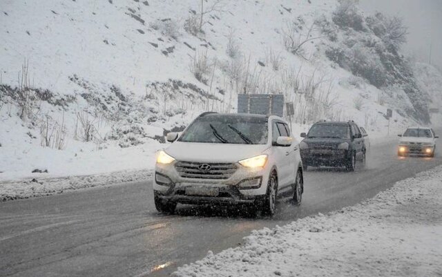 هشدار پلیس راهور برای بارش برف و باران در جاده‌ها/ از سفرهای غیرضرور طی ۴۸ ساعت آینده خودداری کنید