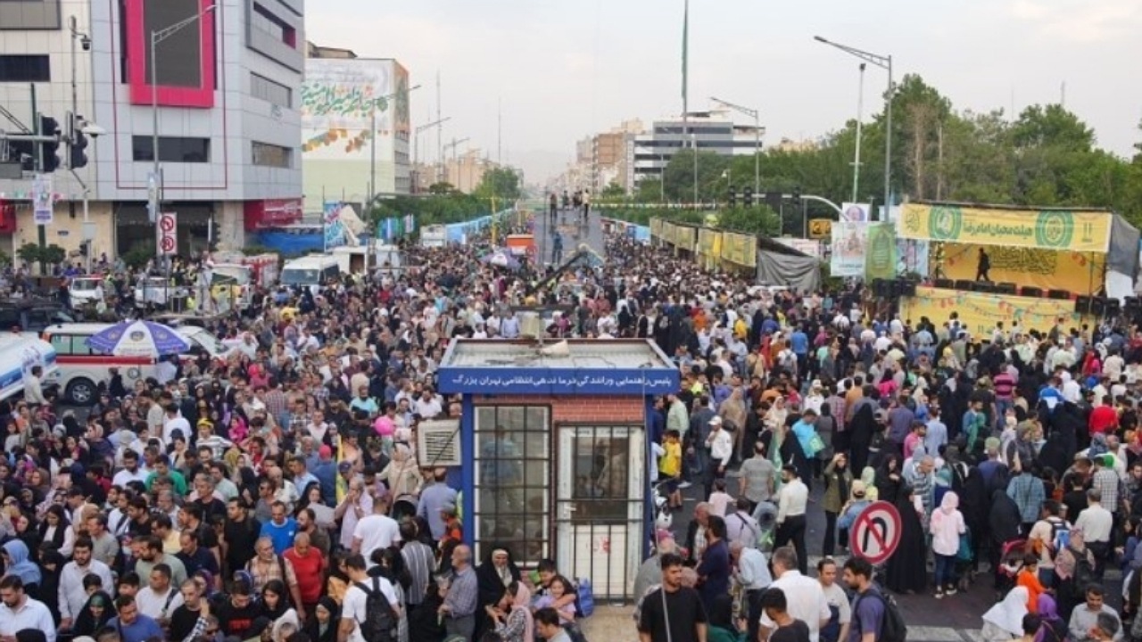 استقبال تهرانی‌ها از مهمانی ده کیلومتری غدیر